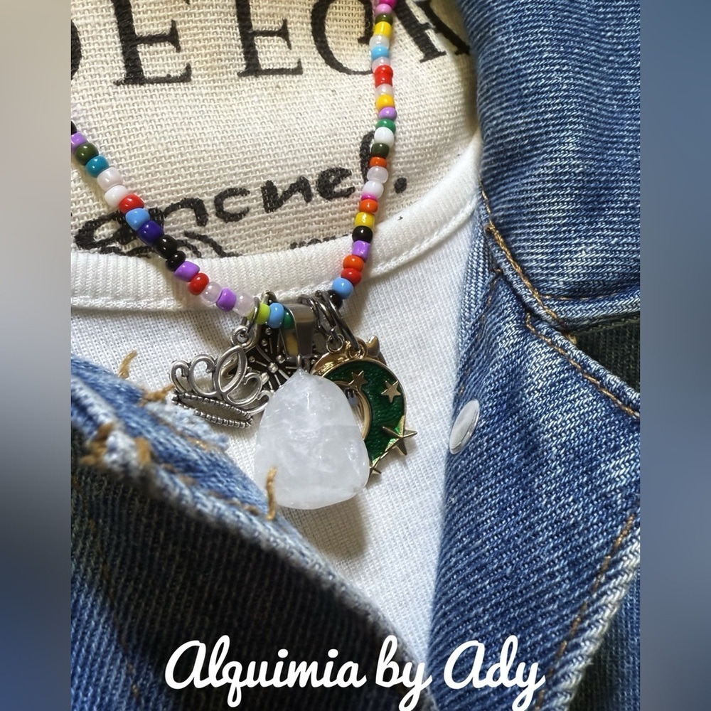 Alquimia charms white jade  beaded rainbow short choker necklace